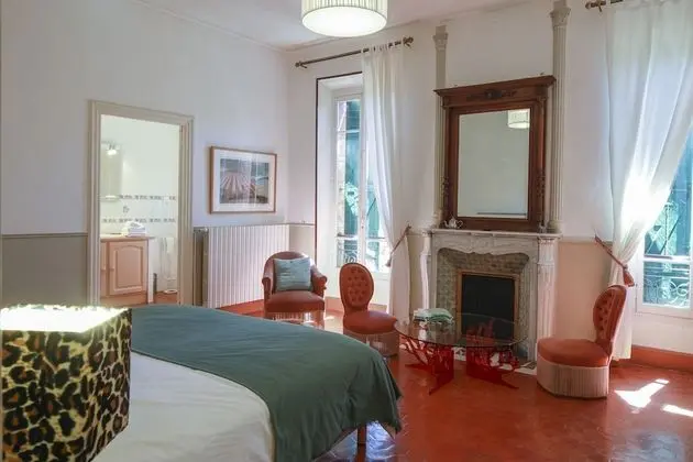 Superior Tek Büyük Yataklı Oda, Banyolu/Duşlu, Bahçe Manzaralı (Amaryllis)