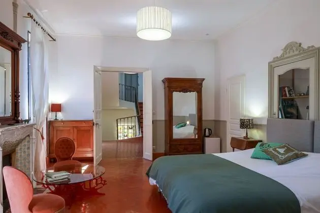 Superior Tek Büyük Yataklı Oda, Banyolu/Duşlu, Bahçe Manzaralı (Amaryllis)