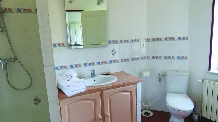 Superior Tek Büyük Yataklı Oda, Banyolu/Duşlu, Bahçe Manzaralı (Amaryllis)