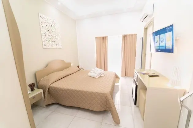 Classic Tek Büyük Yataklı Oda