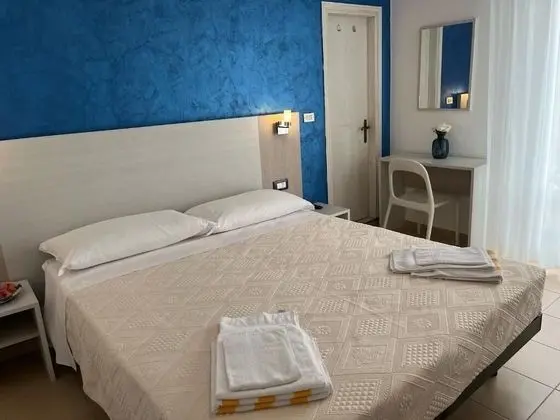 Basic Tek Büyük veya İki Ayrı Yataklı Oda