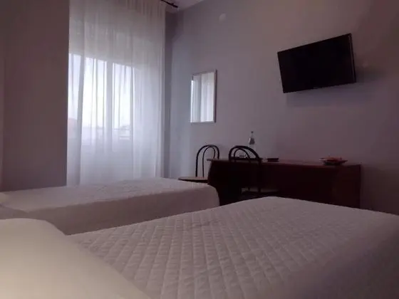 Basic Tek Büyük veya İki Ayrı Yataklı Oda