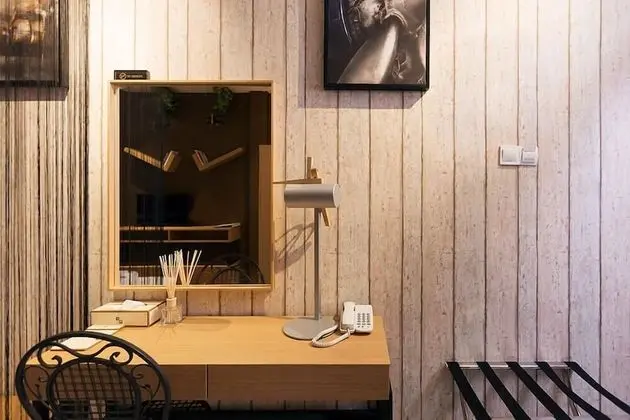 Deluxe Oda, 1 Büyük (Queen) Boy Yatak