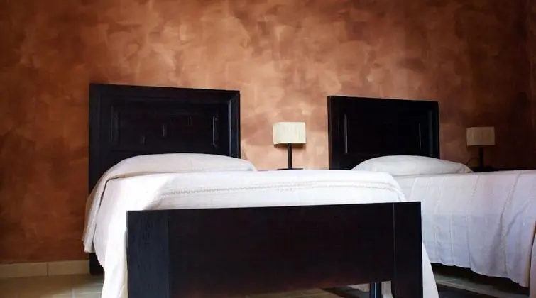 Tek Büyük veya İki Ayrı Yataklı Oda, Balkon (Marrone)