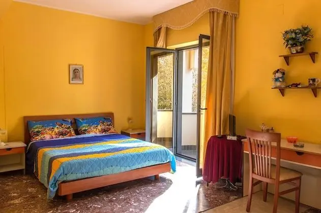 Classic Tek Büyük Yataklı Oda