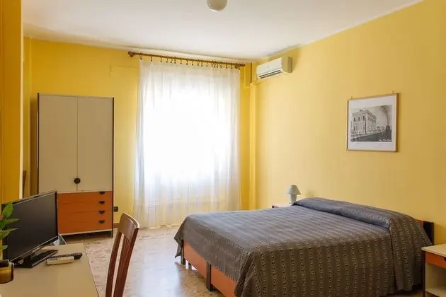 Classic Tek Büyük Yataklı Oda