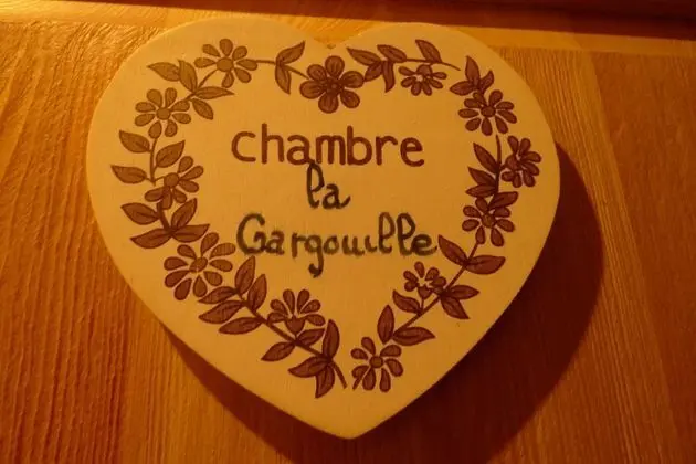 Tek Büyük Yataklı Oda, Sigara İçilmez (Gargouille)