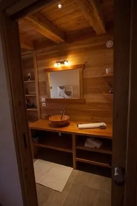 Tek Büyük Yataklı Oda, Sigara İçilmez (Saint Pierre)