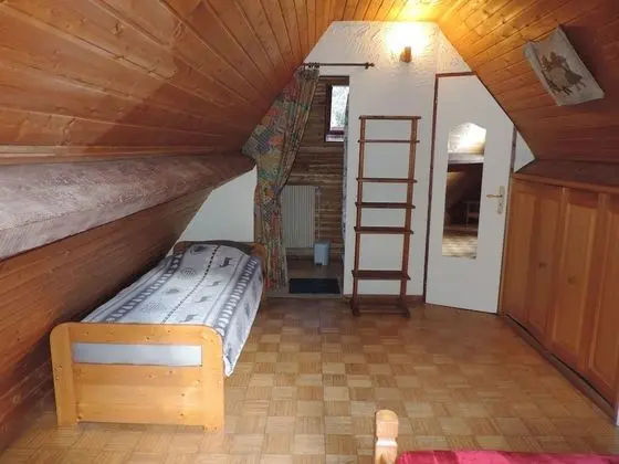 Üç Kişilik Oda (Isard)