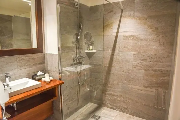 Deluxe Tek Büyük veya İki Ayrı Yataklı Oda, Deniz Manzaralı