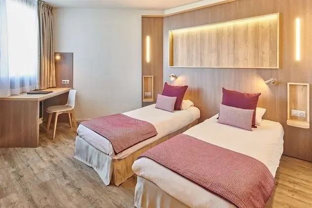 Classic Tek Büyük veya İki Ayrı Yataklı Oda (Oceane - City or « Nive » River View)