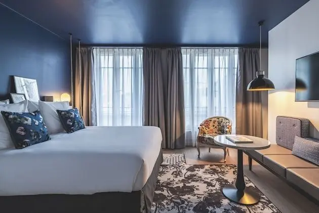Deluxe Tek Büyük Yataklı Oda