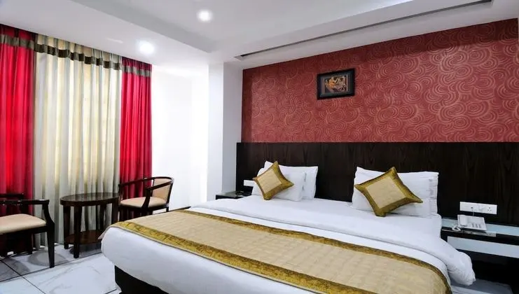 Deluxe Tek Büyük Yataklı Oda