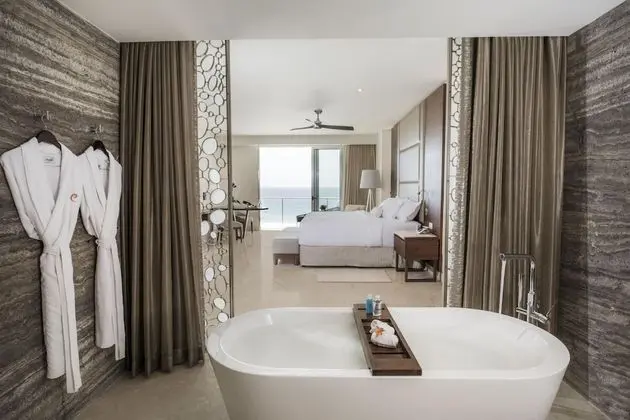Royale Governor Suite