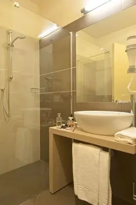 Comfort Dört Kişilik Oda