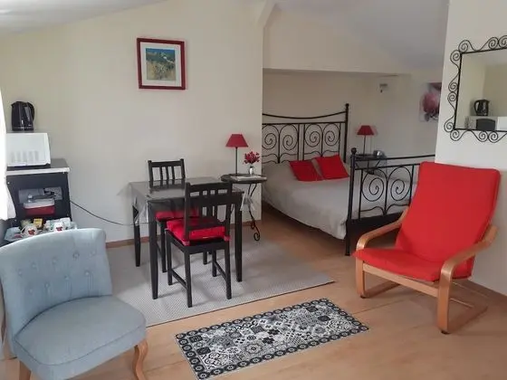 Tek Büyük Yataklı Oda (Les Coquelicots)