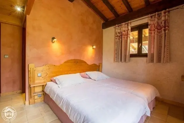 Club Süit, Banyolu/Duşlu (2 - Eté)