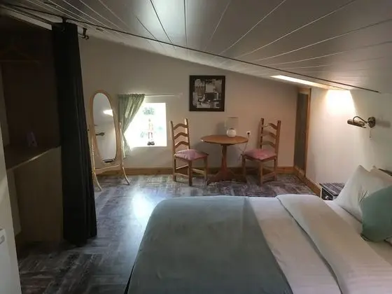 Standard Kır Evi, Banyolu/Duşlu (The Workshop)