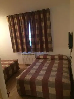 Üç Kişilik Oda