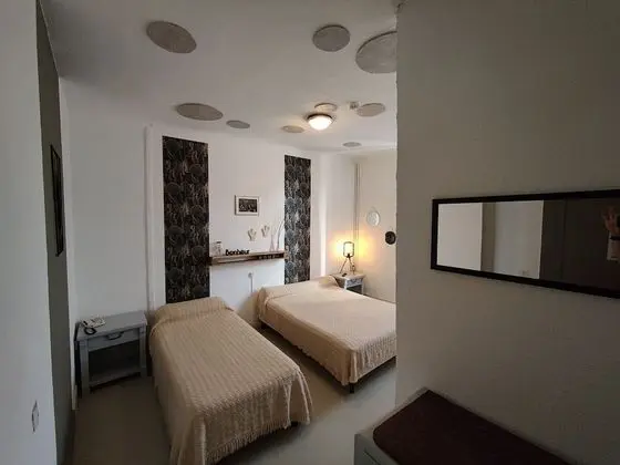 Üç Kişilik Oda