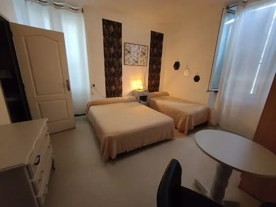 Üç Kişilik Oda