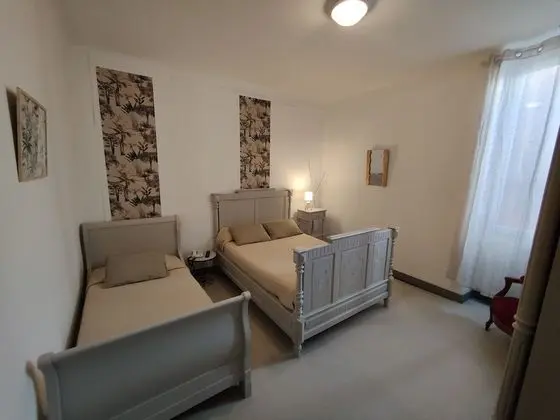 Üç Kişilik Oda