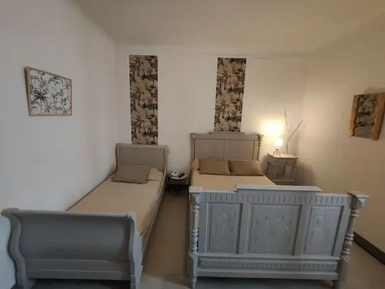 Üç Kişilik Oda