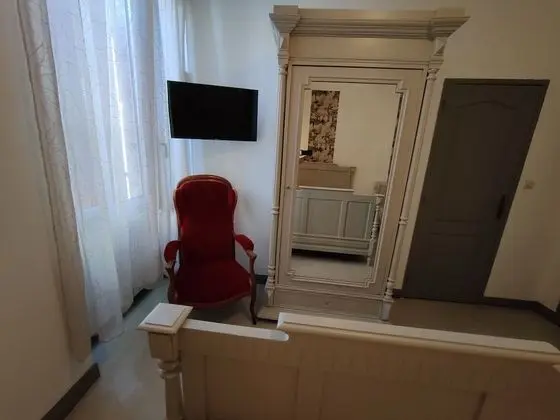 Üç Kişilik Oda