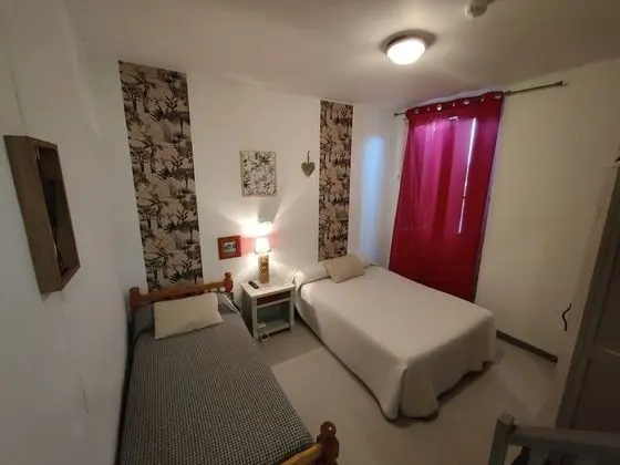 Üç Kişilik Oda
