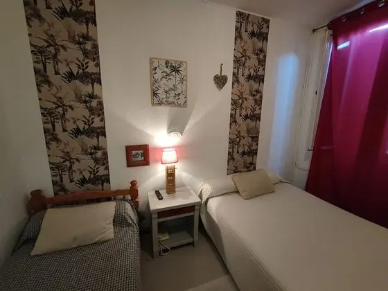 Üç Kişilik Oda
