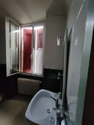 Üç Kişilik Oda