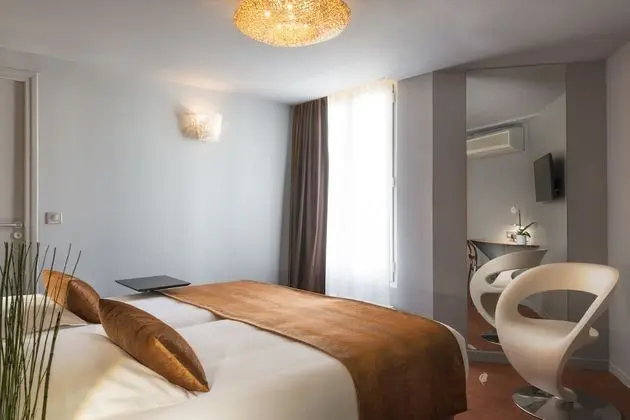 Deluxe Tek Büyük veya İki Ayrı Yataklı Oda