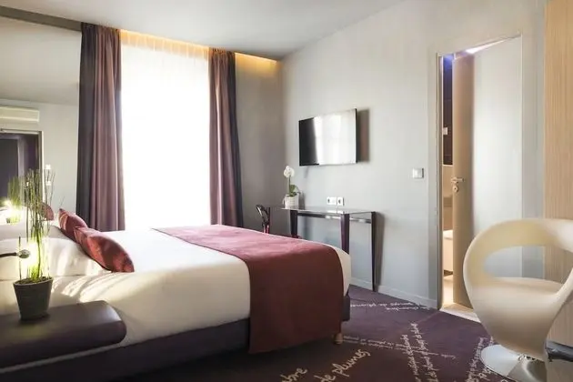 Superior Tek Büyük veya İki Ayrı Yataklı Oda