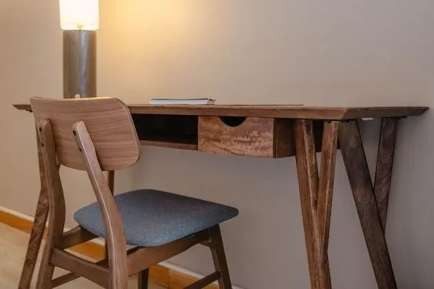 Deluxe Tek Büyük veya İki Ayrı Yataklı Oda, Kısmi Deniz Manzaralı