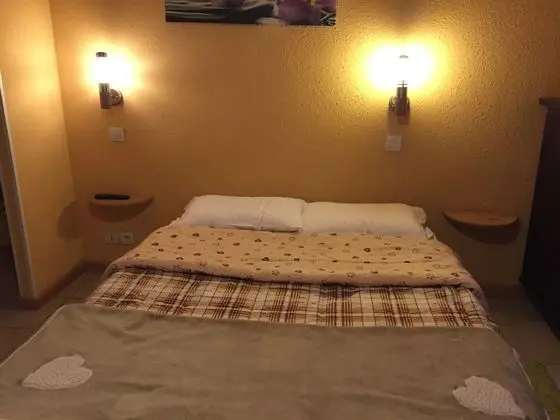 Basic Üç Kişilik Oda, Buzdolabı ve Mikrodalga