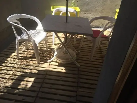Basic Üç Kişilik Oda, Buzdolabı ve Mikrodalga