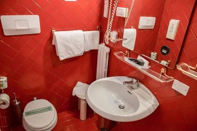 Basic Tek Büyük Yataklı Oda