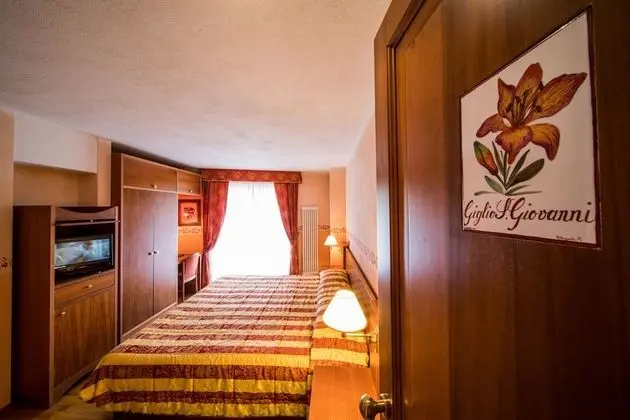 Büyük Yataklı Tek Kişilik Oda