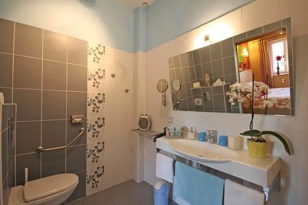 Family Tek Büyük Yataklı Oda