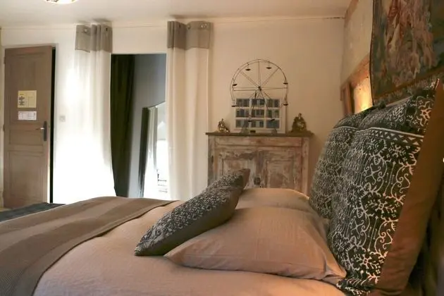 Traditional Tek Büyük Yataklı Oda (Blanche)