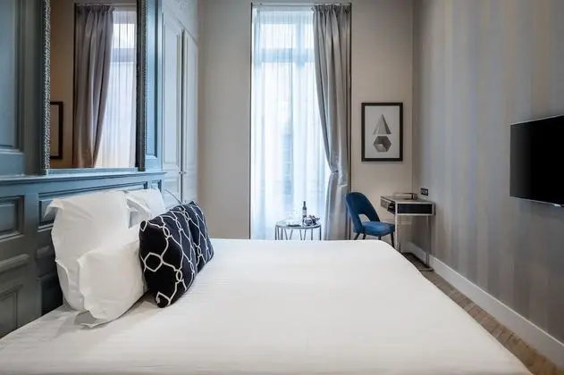 Standard Tek Büyük Yataklı Oda (Elegance)