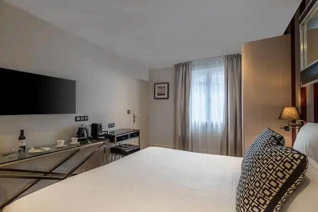 Standard Tek Büyük Yataklı Oda (Elegance)