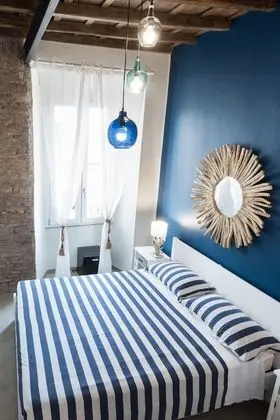 Deluxe Tek Büyük Yataklı Oda (Blue Harbor)