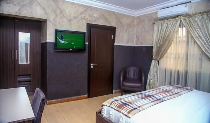 Deluxe Tek Büyük Yataklı Oda