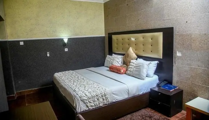 Deluxe Tek Büyük Yataklı Oda
