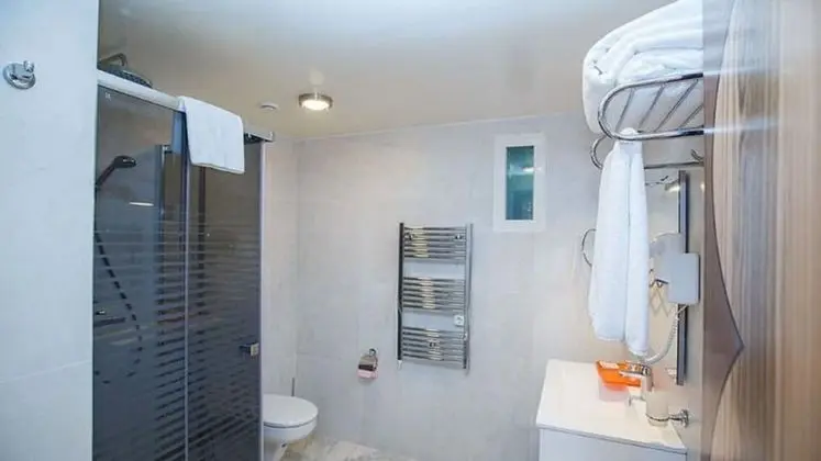 Standard Tek Büyük veya İki Ayrı Yataklı Oda