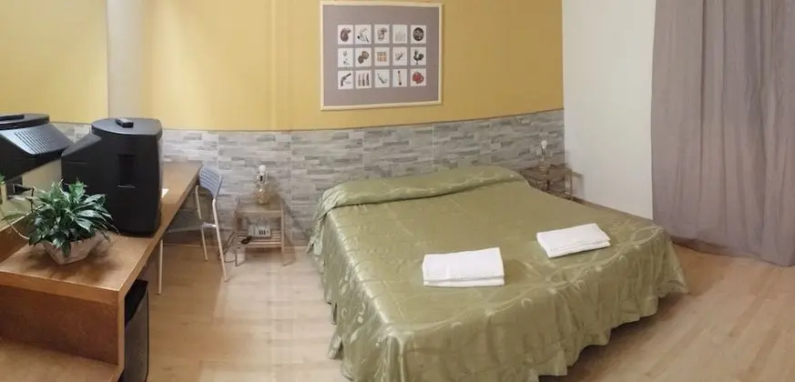 Büyük Yataklı Tek Kişilik Oda