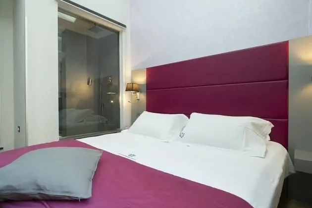 Comfort Tek Büyük veya İki Ayrı Yataklı Oda