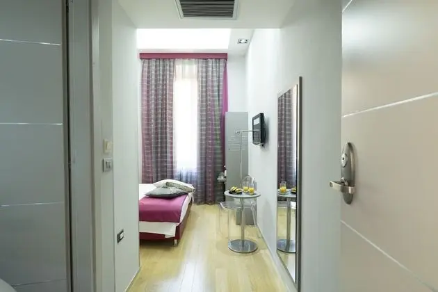 Comfort Tek Büyük veya İki Ayrı Yataklı Oda