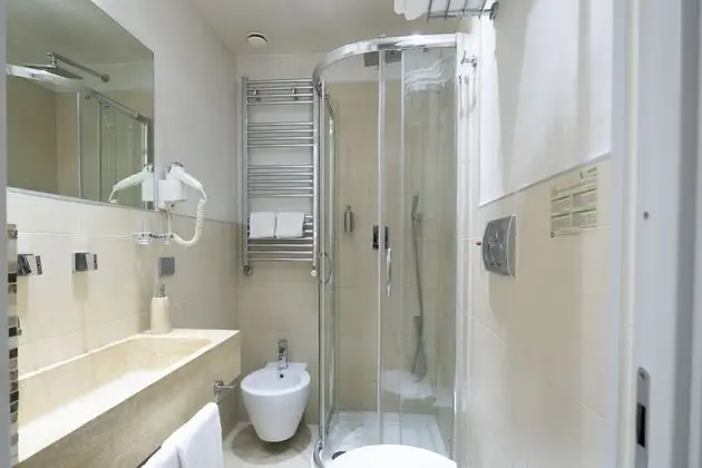 Comfort Tek Büyük veya İki Ayrı Yataklı Oda